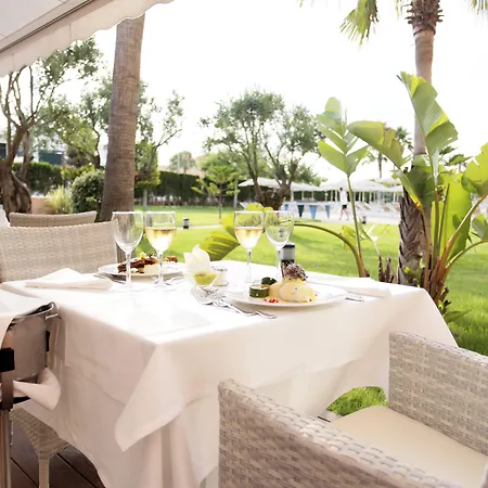 Grupotel Macarella & 아파트호텔