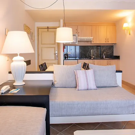 Grupotel Macarella & 아파트호텔 4*