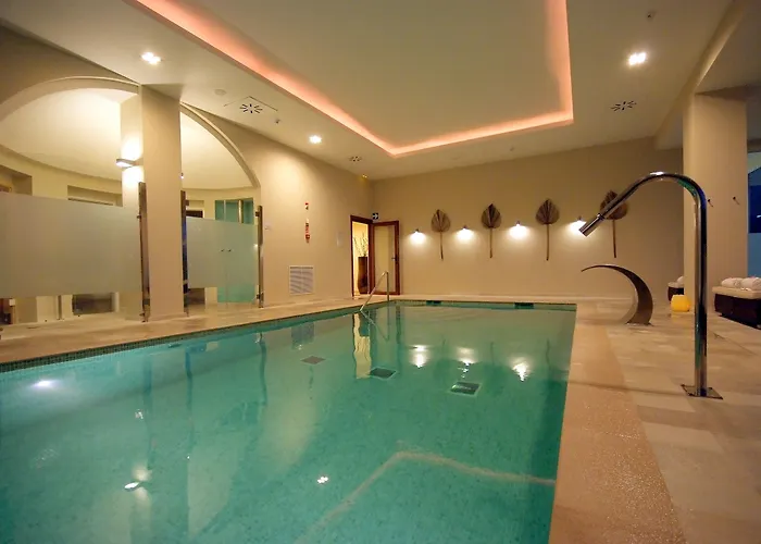 玛卡乐拉套房及spa格如波酒店 公寓式酒店