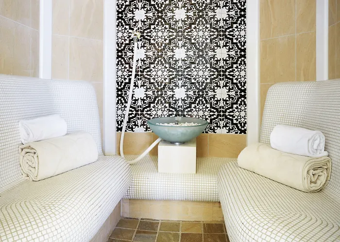 玛卡乐拉套房及spa格如波酒店 松霍里吉尔