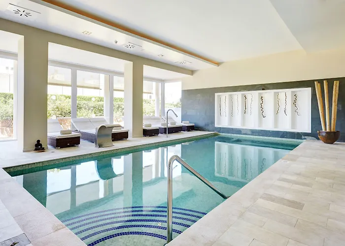 玛卡乐拉套房及spa格如波酒店 公寓式酒店 4*