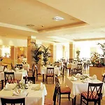 Apartahotel Grupotel Macarella & 4*