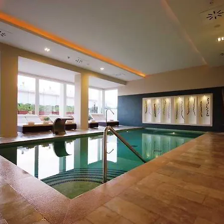 Grupotel Macarella & 4*