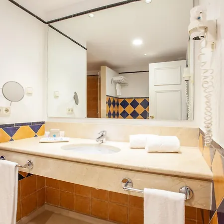 Grupotel Macarella & Aparthotel Son Xoriguer