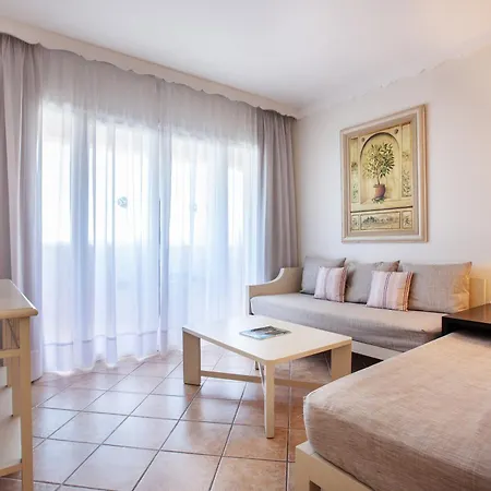 Grupotel Macarella & Hotel apartamentowy Son Xoriguer