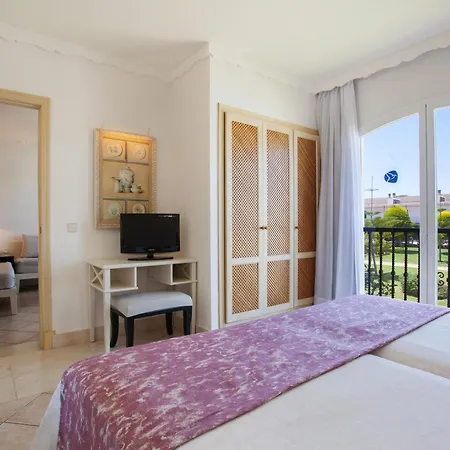 Grupotel Macarella & Hotel apartamentowy 4*