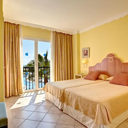 Grupotel Macarella & 4*