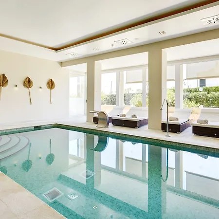 アパートホテル グルーポテル マカレラ スイーツ＆スパ 4*