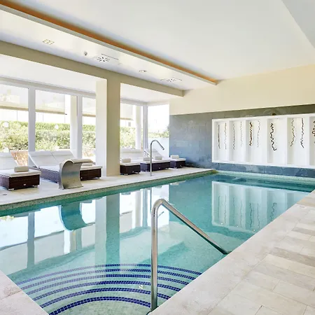 グルーポテル マカレラ スイーツ＆スパ アパートホテル 4*