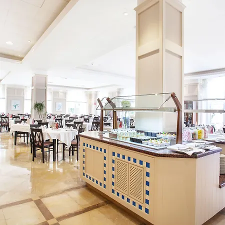 Grupotel Macarella & 4*