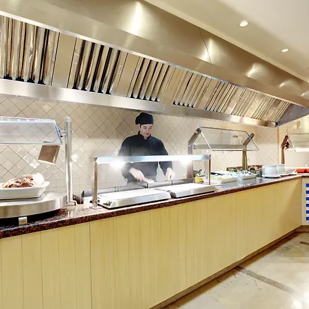 アパートホテル グルーポテル マカレラ スイーツ＆スパ 4*