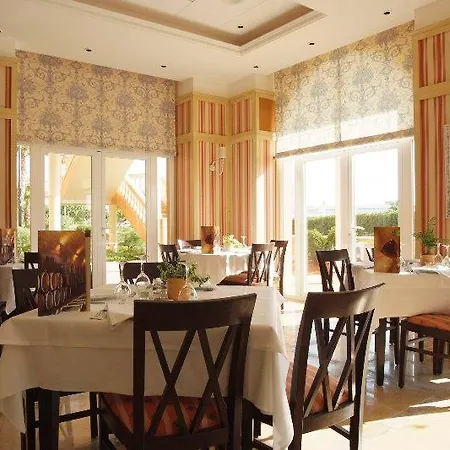 Grupotel Macarella & 4*