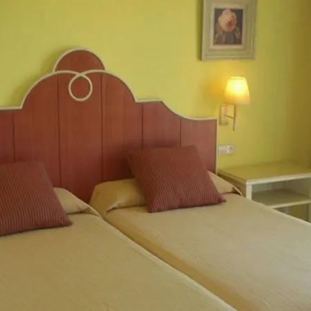 Grupotel Macarella & מלון דירות 4*