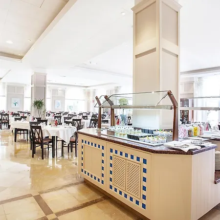 Grupotel Macarella & Hotel apartamentowy