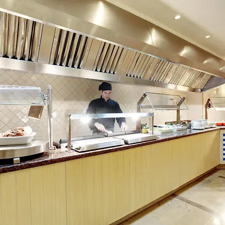 Grupotel Macarella & 4*