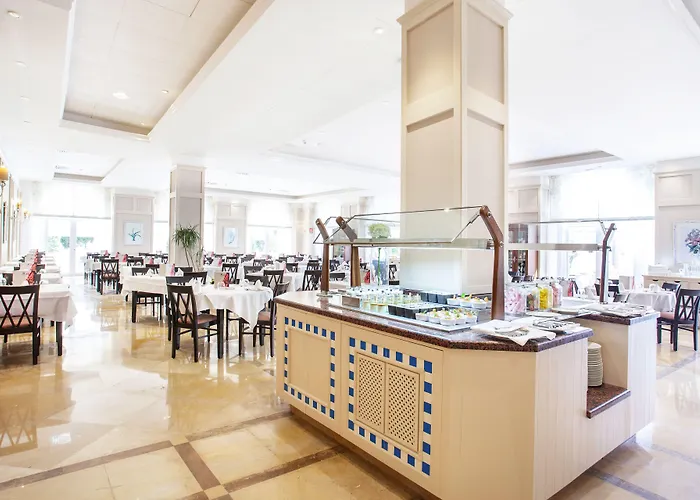 Grupotel Macarella & 4*