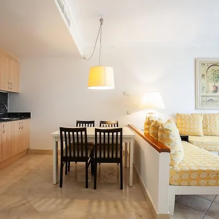 Grupotel Macarella & Hotel apartamentowy 4*