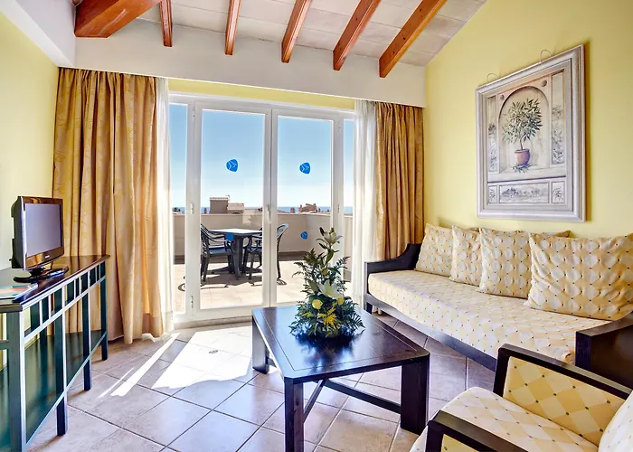 Grupotel Macarella & Ξενοδοχείο με διαμερίσματα